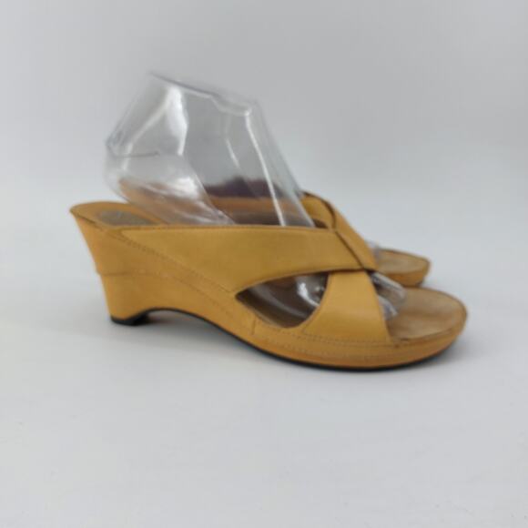 Clarks Artisan Sandals Size 8.5 M Leather Upper Tan Wedge 73527 - Picture 8 of 12